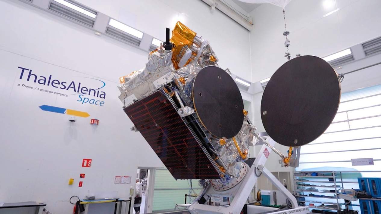 Satelit HTS Milik Telkom Akan Diluncurkan pada Pertengahan Februari
            - galeri foto