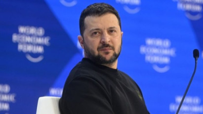 Presiden Ukraina Volodymyr Zelenskyy Legalkan Ganja Medis