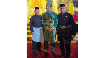 Sultan Deli Beri Gelar Datuk Seri Duta Peduka Raja pada Rahmat Shah