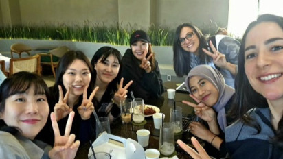 Makin Modis dan Mempesona, Penampilan Megawati Hangestri saat Mengunjungi Kafe Milik Lee So Young jadi Sorotan Netizen