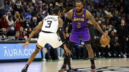 LeBron James Ingin Pensiun di LA Lakers