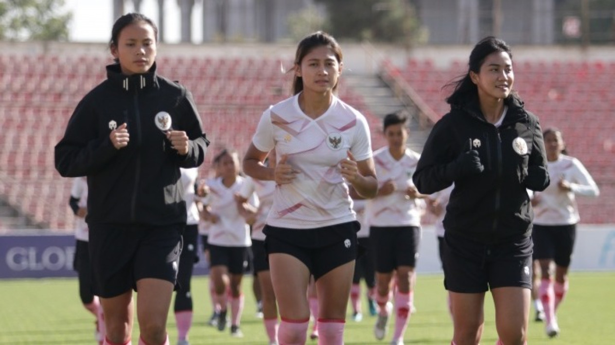 Ketum PSSI Erick Thohir Umumkan Pelatih Baru Timnas Indonesia Wanita
            - galeri foto