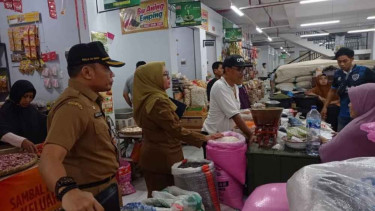 Dinas Perdagangan Ponorogo Cek Harga Beras di Pasar