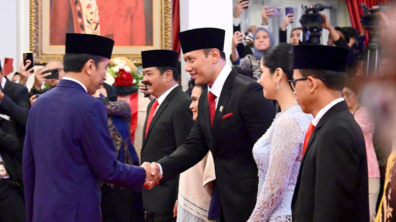 TKN Prabowo-Gibran Benarkan Pelantikan AHY Jadi Menteri ATR/BPN Bentuk Balas Budi Jokowi ke Partai Demokrat
            - galeri foto