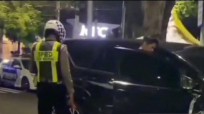 Oknum Jaksa Terobos Lampu Merah hingga Tabrak Dua Mobil