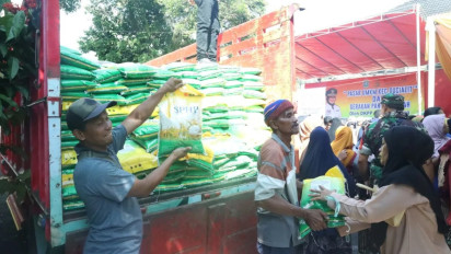 Gelar Pasar Murah, Pemkab Lumajang Pastikan Stok Beras Aman Jelang Ramadhan