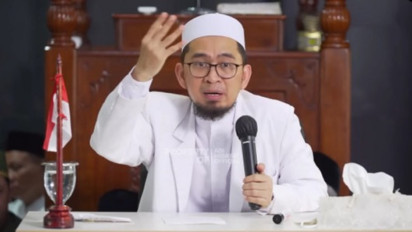 Saat Shalat Tahajud Usahakan Tetap Baca Surat ini Meskipun Belum Hafal, Ustaz Adi Hidayat Bilang Seketika Rezeki Akan…