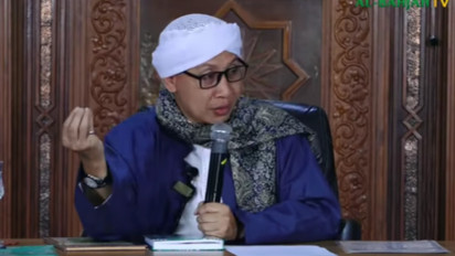 Suami Simpan Foto Aurat Istri untuk Koleksi Pribadi, Boleh atau Tidak? Buya Yahya Tegaskan Hukumnya...