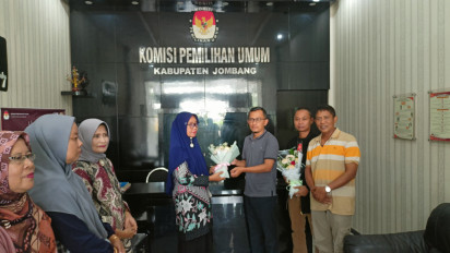 Komunitas Emak Jombang Apresiasi KPU yang Sukses Gelar Pemilu