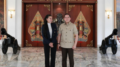 Ajudan Prabowo Rizky Irmansyah Elus Mesra Kepala Nikita Mirzani, Netizen Peringatkan Soal Rahasia Negara