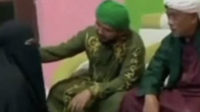 Sesat! Kiai Ini Bolehkan Jemaahnya Bertuker Istri dan Suami: Disini Bebas yang Penting Suka Sama Suka, Dunia Akhirat Saya Jamin