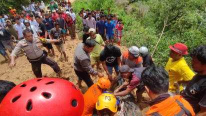 Basarnas Makassar Turunkan Tim Evakuasi di Lokasi Longsor Bastem Kabupaten Luwu