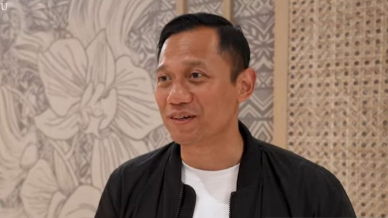 Dulu Tak Segan Kritik Kepemimpinan Jokowi, Kini AHY Terang-terangan Puji Sang Presiden setelah Jadi Menteri
            - galeri foto