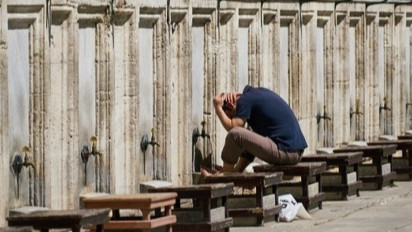 Sudah Wudhu Tapi Ngerokok? Batal Apa Tidak? Ustaz Abdul Somad Jelaskan Hukumnya