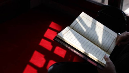 Bacaan Al-Qur'an Surat Yunus Ayat 51-55 Lengkap Tulisan Arab, Latin, dan Artinya