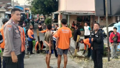 Sepeda Motor Ditabrak Kereta Api di Semarang, Bocah 4 Tahun Tewas