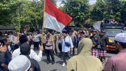 Jokowi Tandatangani Keppres Pemecatan Senator Bali Arya Wedakarna