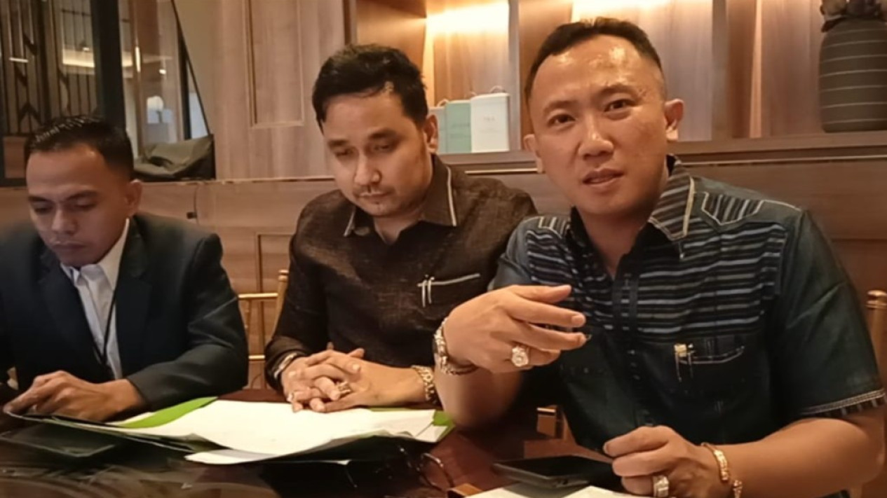 Oknum Dokter Diduga Lecehkan Istri Pasien, Kuasa Hukum Korban Desak Polda Sumsel Segera Tetapkan Tersangka
            - galeri foto