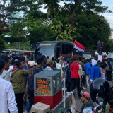 Demo di DPR Hari Ini, Massa Pro Jokowi Diserang Oknum Ormas yang Nuntut Pemakzulan Jokowi