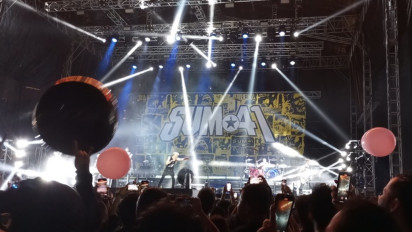 Sum 41 Sukses "Membakar" Panggung di Konser Perpisahan Tour of the Setting Sum Jakarta