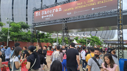 Jelang Konser Ed Sheeran: The Mathematics Tour, Kawasan JIS Mulai Dipadati Penonton
