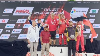 Rusty Wyatt Juara F1 Powerboat Danau Toba 2024