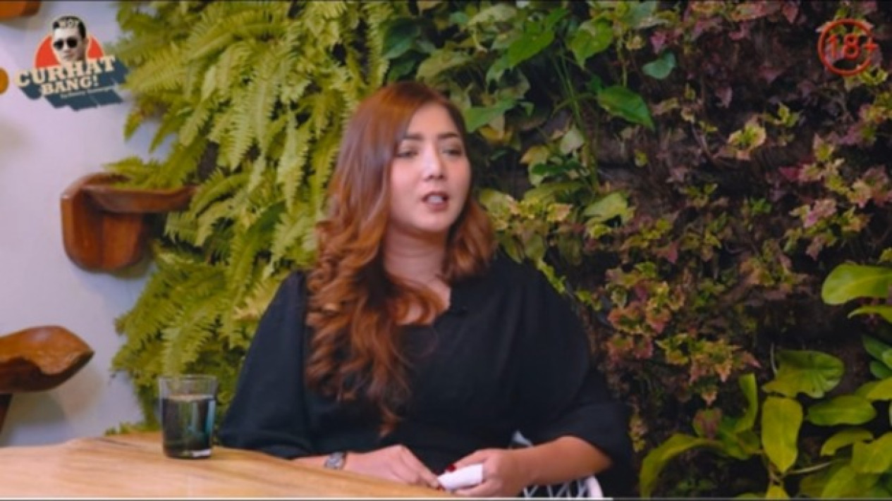 Siapa YouTuber Cantik yang Akhirnya Berani Bongkar Jujur Pengobatan Gus Samsudin di Blitar, Ini Profil Selengkapnya...
            - galeri foto