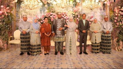 Momen Hangat Jokowi Beserta Ibu Iriana, Ma'ruf Amin Hingga SBY Hadir di Resepsi Pernikahan Putra Mentan Andi Amran