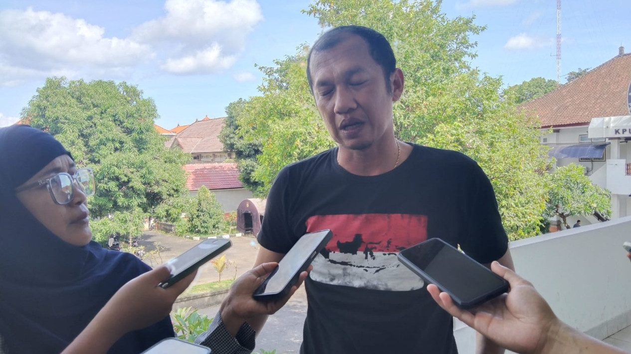 Tuding Kecurangan, Saksi Ganjar-Mahfud MD Tolak Hasil Rekapitulasi di 3 Kabupaten di Bali
            - galeri foto