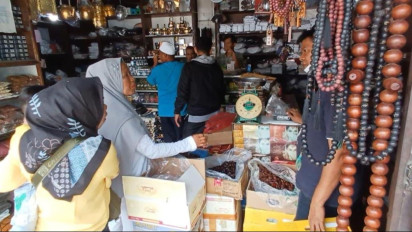 Jelang Ramadhan, Penjualan Kurma dan Perlengkapan Shalat Alami Kenaikan