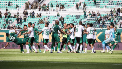 Buntut Pelanggaran Keras Wahyudi Hamisi ke Bruno Moreira, Persebaya Layangkan Surat ke PSSI