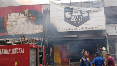 Tabung Gas Bocor, Dua Bangunan Kios Kuliner di Kota Bandung Hangus Terbakar