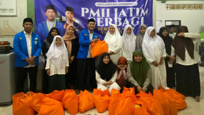 Doakan Keselamatan Bangsa Pasca Pemilu, PKC PMII Jatim Gelar Santunan Anak Yatim