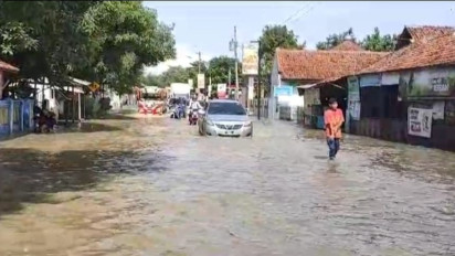 Tanggul Sungai Cisanggarung Jebol, 8 Desa di Kecamatan Losari Brebes Terendam Banjir