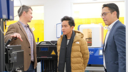 Kunker ke Inggris, Gibran Sambangi Produsen Komponen Pesawat Boeing dan F1 Milik Diaspora Indonesia