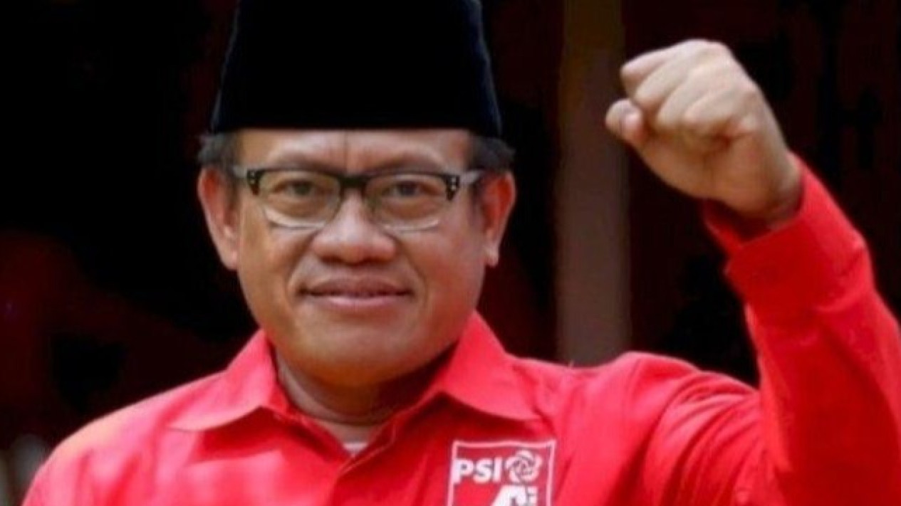 Ketua IPW yang Laporkan Ganjar ke KPK Ternyata Kader PSI, Denny Siregar Beri Komentar Menohok, Katanya..
            - galeri foto