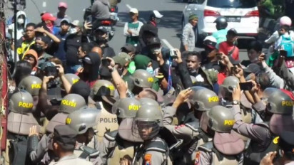 Eksekusi Gudang di Jalan Kenjeran Surabaya Ricuh, Massa Termohon Sempat Blokir Jalan