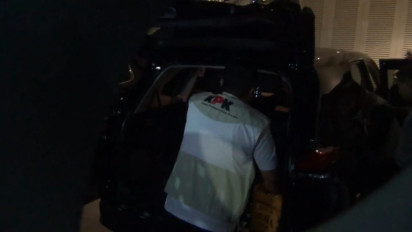 Update Penggeledahan Rumah Mewah Pengusaha Hanan Supangkat Diduga Terlibat Kasus SYL, Petugas KPK Borong Dua Alat Penghitung Uang