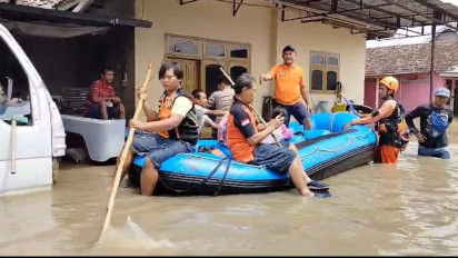 Tanggul Sungai Sadar di Mojokerto Jebol, 895 Rumah di Tiga Desa Terendam Banjir, Ribuan Warga Mengungsi