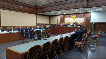 Eks Kepala Bea Cukai Makassar Andhi Pramono Dituntut 10 Tahun dan 3 Bulan