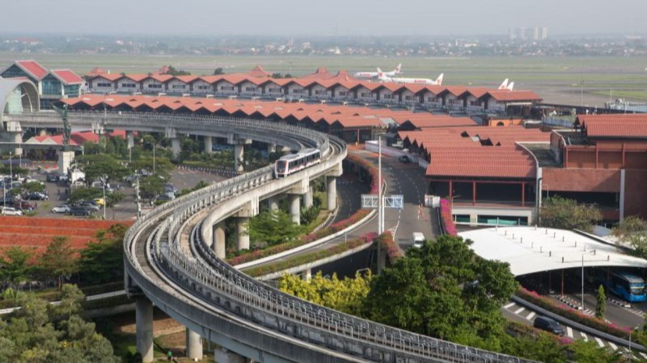Jelang Ramadhan Calon Penumpang di Bandara Soekarno-Hatta Meningkat
            - galeri foto