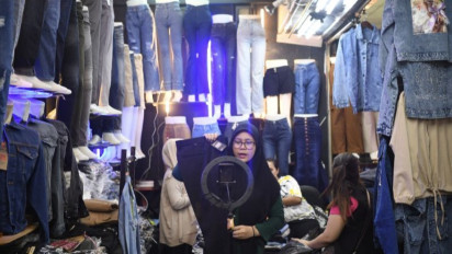 Jelang Ramadhan, Pedagang Tanah Abang Sebut Fesyen ATM Jadi Favorit Pembeli