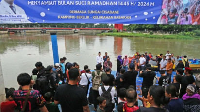 Warga Tangerang Keramas Massal di Cisadane Sambut Bulan Ramadhan