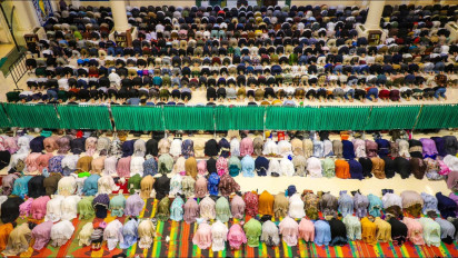 Pasca Diresmikan, Ribuan Jemaah Laksanakan Salat Tarawih Perdana di Masjid Agung Medan