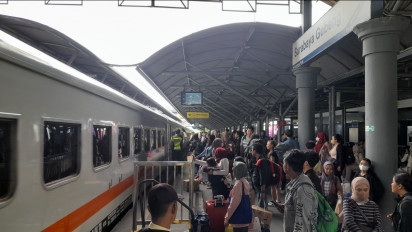 KAI Daop 8 Surabaya Oprasikan 11 Kereta Tambahan pada Arus Mudik Lebaran 2024