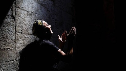 Ustaz Adi Hidayat Bagikan Waktu Terbaik untuk Shalat Tahajud, Ternyata yang Terbaik Bukan Jam 3 Tapi saat Mendekati Adzan Subuh