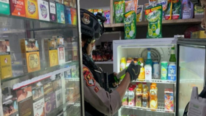 Gelar Razia di Bulan Ramadhan, Polresta Surakarta Amankan Ratusan Botol Miras
