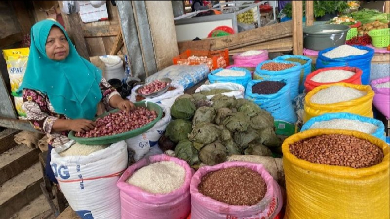 Awal Ramadhan Harga Sejumlah Bahan Pokok Naik, Disketapang Kendari Sebut Masih Dalam Batas Wajar
            - galeri foto