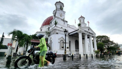 Hujan Deras Sejak Kemarin, Kawasan Kota Lama Semarang Terendam Banjir
