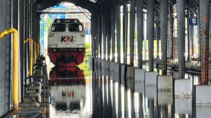 Banjir Masih Rendam Rel Kereta Api antara Stasiun Semarang Tawang hingga Alastua